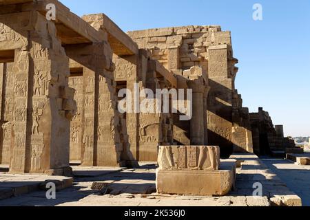 Ägypten, Oberägypten, Niltal, Kom Ombo, Tempel, der dem krokodilgott Sobek und Haroeris gewidmet ist Stockfoto