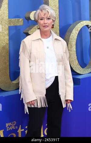 Emma Thompson, Schauspieler und Filmemacher nehmen an der Weltpremiere von Roald Dahls Matilda the Musical Teil, die von Sony Pictures in Kinos in ganz Großbritannien und veröffentlicht wurde Stockfoto