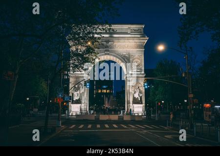 Washington Square Arch bei Nacht, Manhattan, New York Stockfoto