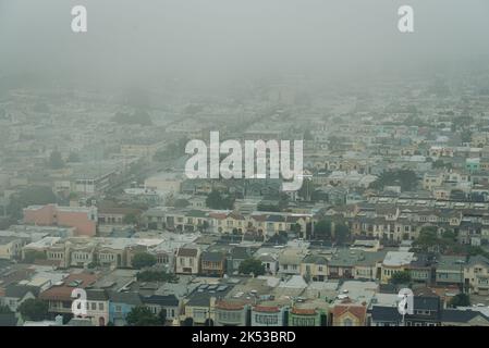Nebliger Blick vom Grandview Park, San Francisco, Kalifornien Stockfoto