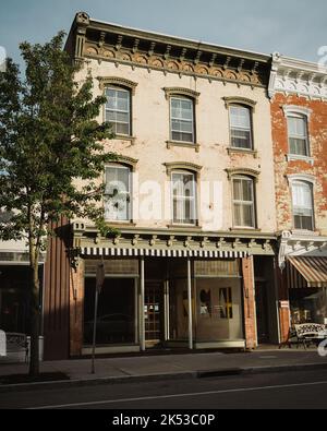 Historische Architektur in der Innenstadt von Chatham, New York Stockfoto