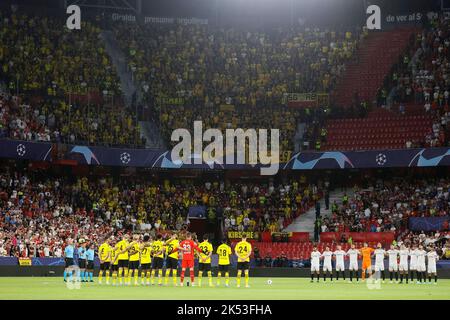 Sevilla, Spanien 05/10/2022, UEFA Champions League Fußballspiel Sevilla gegen Borussia Dortmund bei Ramon Sanchez Pizjuan. 05. OKTOBER 2022 SEVILLA 05/10/2022 FASE DE GRUPOS DE LA UCL ESTADIO SANCHEZ PIZJUAN SEVILLA FC-BORUSSIA DORTMUND 900/CORDON PRESSE Stockfoto