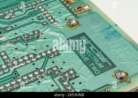 Grüne Hauptplatine des 1982 Sinclair ZX Spectrum [Ausgabe zwei 16k]. Für frühe Computer. Heimcomputer, britische Computer, PCB-Verzinnung Wellen defekt. Stockfoto