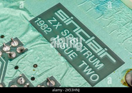 Grüne Hauptplatine des 1982 Sinclair ZX Spectrum [Ausgabe zwei 16k]. Für frühe Computer. Heimcomputer, britische Computer, PCB-Verzinnung Wellen defekt. Stockfoto