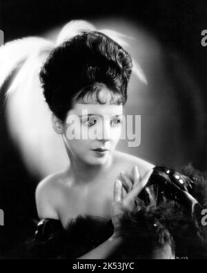 JESSIE MATTHEWS Portrait in EVERGREEN 1934 Regisseur VICTOR SAVILLE Kostüme von Berlio Gaumont British Picture Corporation Stockfoto