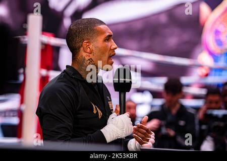 LONDON, GROSSBRITANNIEN. 05. Oktober 2022. Conor Benn präsentiert während Matchroom Chris Eubank Jr gegen Conor Benn und das Undercard Media Workout am Mittwoch, den 05. Oktober 2022 in LONDON, GROSSBRITANNIEN. Kredit: Taka G Wu/Alamy Live Nachrichten Stockfoto