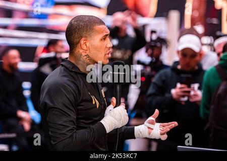 LONDON, GROSSBRITANNIEN. 05. Oktober 2022. Conor Benn präsentiert während Matchroom Chris Eubank Jr gegen Conor Benn und das Undercard Media Workout am Mittwoch, den 05. Oktober 2022 in LONDON, GROSSBRITANNIEN. Kredit: Taka G Wu/Alamy Live Nachrichten Stockfoto