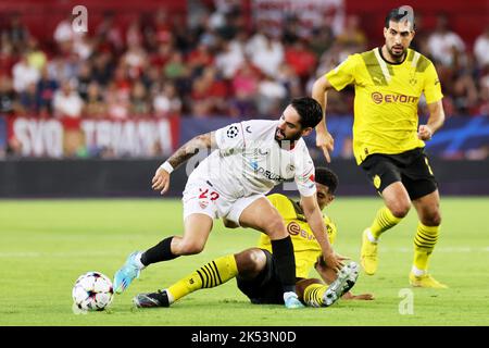 Sevilla, Sevilla, Spanien. 5. Oktober 2022. Francisco Alarcon ''isco'' vom FC Sevilla in Aktion beim UEFA Champions League Group G-Etappenspiel zwischen dem FC Sevilla und Borussia Dortmund am 06. Oktober 2022 bei Ramon Sanchez Pizjuan in Sevilla, Spanien. (Bild: © Jose Luis Contreras/DAX via ZUMA Press Wire) Stockfoto