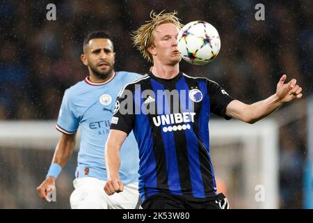 Manchester, Großbritannien. 05. Oktober 2022. Victor Kristiansen vom FC Kopenhagen beim UEFA Champions League Group G-Spiel zwischen Manchester City und dem FC Kopenhagen im Etihad Stadium am 5. 2022. Oktober in Manchester, England. (Foto von Daniel Chesterton/phcimages.com) Quelle: PHC Images/Alamy Live News Stockfoto