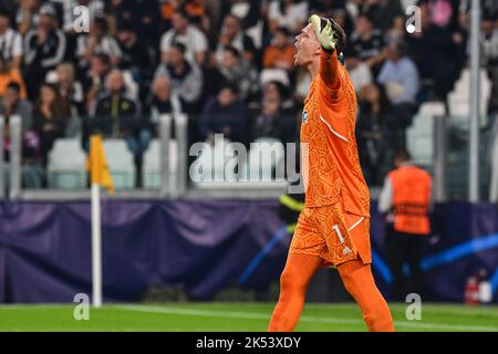 Wojciech Szczesny vom FC Juventus reagiert während der UEFA Champions League 2022/23 Group Stage - Gruppe H Spiel zwischen Juventus FC und Maccabi Haifa FC im Allianz Stadium am 05. Oktober 2022 in Turin, Italien Stockfoto