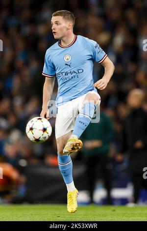 Manchester, Großbritannien. 05. Oktober 2022. Sergio Gomez von Manchester City während des UEFA Champions League Group G-Spiels zwischen Manchester City und dem FC Kopenhagen im Etihad Stadium am 5. 2022. Oktober in Manchester, England. (Foto von Daniel Chesterton/phcimages.com) Quelle: PHC Images/Alamy Live News Stockfoto