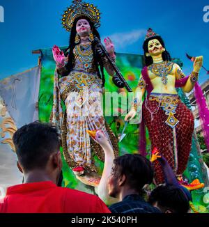 Durga Puja Traditionelles Ritualfestival in Bangladesch 2022. Die fünftägige Durga Puja, das größte religiöse Fest der bengalischsprachigen Anhänger Stockfoto