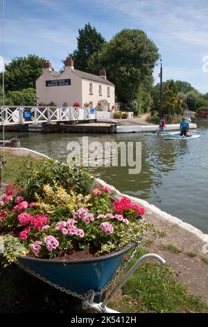 Bridge House, Saul Junction wo der Gloucester & Sharpness Canal auf den Stroudwater Canal trifft, Gloucestshire, England Stockfoto