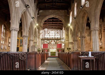 Die St. Mary's Church ist eine 1000 Jahre alte Kirche im angelsächsischen Dorf Berkeley, Gloucestershire, England Stockfoto