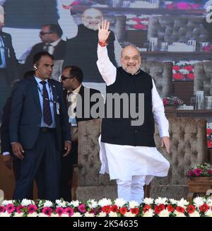 Srinagar, Indien. 05. Oktober 2022. BARAMULLA, INDIEN - 5. OKTOBER: Der Innenminister der Union, Amit Shah, spricht am 5. Oktober 2022 in Baramulla, Indien, zu einer öffentlichen Kundgebung. (Foto von Waseem Andrabi/Hindustan Times/Sipa USA) Quelle: SIPA USA/Alamy Live News Stockfoto