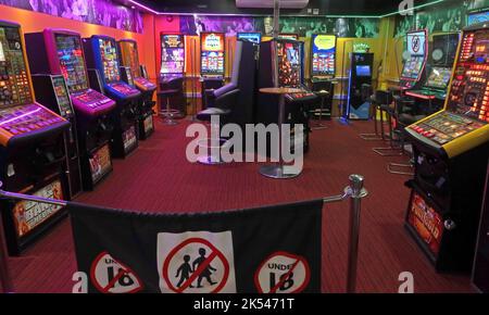 Gewinnspielautomaten, für Glücksspiele bei Motorway Services, Moto, Stafford North, M6, Staffordshire, England, Großbritannien Stockfoto