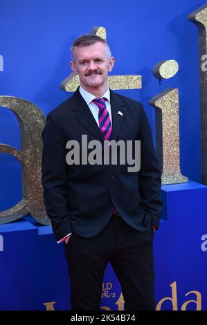 London, UK , 05/10/2022, Ben Roberts kommt zu den Darstellern und Filmemacher nehmen an der Pressekonferenz des BFI London Film Festival für Roald Dahls Matilda The Musical Teil, die von Sony Picters in Kinos in ganz Großbritannien und Irland vom 25.. November bis 5.. Oktober 2022 in London, Großbritannien, veröffentlicht wurde. Stockfoto