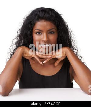Was für eine Schönheit. Porträt einer schönen inderin, die lächelt an der Kamera. Stockfoto