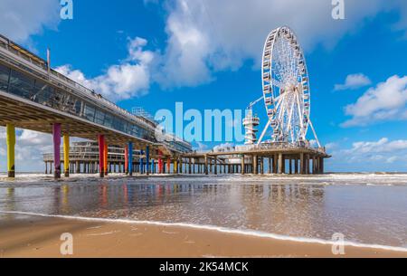 Schöner Strandtag in Scheveningen, Niederlande. Stockfoto