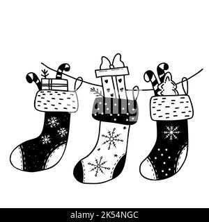 Weihnachtsstrümpfe mit Geschenken. Vektor-Handzeichnung im Doodle-Stil. Für Urlaubsdekor, Design, Dekoration und Druck Stock Vektor