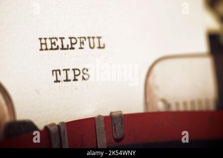 Hilfreiche Tipps Text mit Schreibmaschine geschrieben. Stockfoto