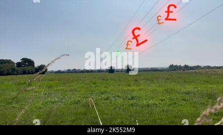 Britische Pfund fahren die Stromleitungen herunter, um die Zunahme der Ausgaben für Haushaltsrechnungen zu zeigen. Energiekrisenkonzept. Stockfoto