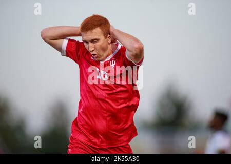 Bloomington, Usa. 05. Oktober 2022. Ryan Wittenbrink von der Indiana University (Nr.18) reagiert während des NCAA Men's Soccer Spiels zwischen der Indiana University und Notre Dame im Bill Armstrong Stadium. Endergebnis: Indiana University 1:0 Notre Dame. (Foto von Jeremy Hogan/SOPA Images/Sipa USA) Quelle: SIPA USA/Alamy Live News Stockfoto