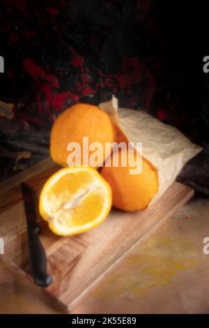 Alterstrotzend, digitales Zeitalter, Premium-Qualität, auffällig, herausragend, Hochauflösendes Lochbild der Stillzeit von saftig-orangen Lebensmitteln. Lenless-Fotografie Stockfoto