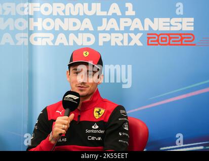 Suzuka, Japan. 6. Oktober 2022. Ferrari Monegassischer Pilot Charles Leclerc nimmt an einer Pressekonferenz im Vorfeld des Großen Preises der Formel 1 in Suzuka, Japan, am 6. Oktober 2022 Teil. Quelle: Zhang Xiaoyu/Xinhua/Alamy Live News Stockfoto