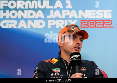 Suzuka, Japan. 6. Oktober 2022. Der Niederländer von Red Bull Racing, Max Verstappen, nimmt an einer Pressekonferenz im Vorfeld des Großen Preises der Formel 1 in Suzuka, Japan, am 6. Oktober 2022 Teil. Quelle: Zhang Xiaoyu/Xinhua/Alamy Live News Stockfoto