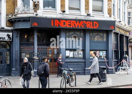 Underworld, ein Veranstaltungsort für Live-Musik unter dem World's End Pub in Camden Town, London, Großbritannien Stockfoto