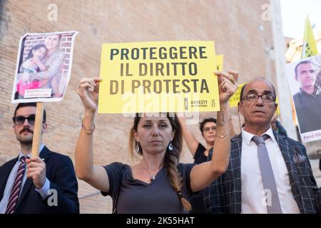 Rom, Italien. 05. Oktober 2022. Sit-in organisiert von Amnesty International Italia in Solidarität mit iranischen Frauen in Rom (Foto: Matteo Nardone/Pacific Press/Sipa USA) Quelle: SIPA USA/Alamy Live News Stockfoto