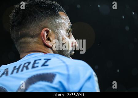 Manchester, Großbritannien. 05. Oktober 2022. Riyad Mahrez aus Manchester City während des UEFA Champions League-Spiels zwischen Manchester City und F.C. Kopenhagen im Etihad Stadium, Manchester, England am 5. Oktober 2022. Foto von Ben Wright. Nur zur redaktionellen Verwendung, Lizenz für kommerzielle Nutzung erforderlich. Keine Verwendung bei Wetten, Spielen oder Veröffentlichungen einzelner Clubs/Vereine/Spieler. Kredit: UK Sports Pics Ltd/Alamy Live Nachrichten Stockfoto