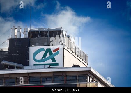 Bild des Hauptbüros der Credit Agricole für Aquitaine in Bordeaux. Die Credit Agricole Group ist ein französisches Netzwerk von Genossenschafts- und Investmentbanken, das zusammengeführt wurde Stockfoto