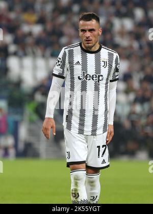 Turin, Italien. 05. Oktober 2022. Filip Kostic (Juventus FC) während des Juventus FC gegen Maccabi Haifa, UEFA Champions League Fußballspiel in Turin, Italien, Oktober 05 2022 Quelle: Independent Photo Agency/Alamy Live News Stockfoto