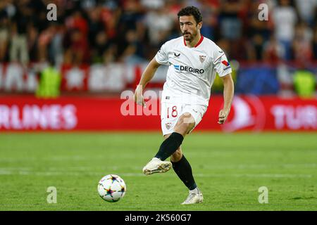 Sevilla, Spanien. Am 05. Oktober 2022 spielte Thomas Delaney vom FC Sevilla während des UEFA Champions League-Spiels zwischen dem FC Sevilla und Borussia Dortmund, Gruppe G, am 05. Oktober 2022 im Sanchez Pizjuan-Stadion in Sevilla, Spanien. (Foto von Antonio Pozo / PRESSIN) Stockfoto