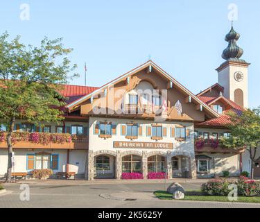 FRANKENMUTH, MI/USA - 9. SEPTEMBER 2017: Bavarian Inn, Frankenmuth Auto Fest, Heritage Park. Stockfoto