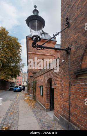 Kopenhagen, Dänemark. Oktober 2022. Außenansicht des Schulgebäudes Sankt Petri in der Innenstadt Stockfoto