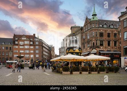 Kopenhagen, Dänemark. Oktober 2022. Panoramablick auf den Vestergade-Platz im Stadtzentrum Stockfoto