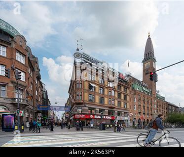 Kopenhagen, Dänemark. Oktober 2022. Panoramablick auf den Radhuspladsen Platz im Stadtzentrum Stockfoto