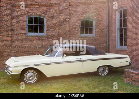 DEARBORN, MI/USA - 17. JUNI 2017: Ein Ford Galaxie XL500 aus dem Jahr 1962 auf der Henry Ford (THF) Motor Muster Car Show, Greenfield Village, nahe Detroit, Michi Stockfoto