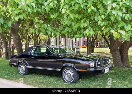 DEARBORN, MI/USA - 17. JUNI 2017: Ein Ford Mustang II-Auto aus dem Jahr 1977 auf der Henry Ford (THF) Motor Muster Car Show, Greenfield Village, nahe Detroit, Michigan Stockfoto