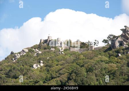 Blick auf das Maurenschloss von Quinta de Regaleira, Sintra, Portugal Stockfoto