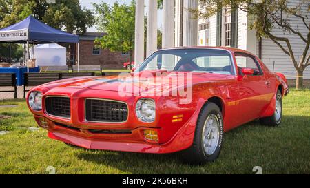 DEARBORN, MI/USA - 17. JUNI 2017: Ein 1973 Pontiac Firebird TransAm Super Duty (SD) Auto, die Henry Ford (THF) Motor Muster Car Show, Greenfield Village. Stockfoto