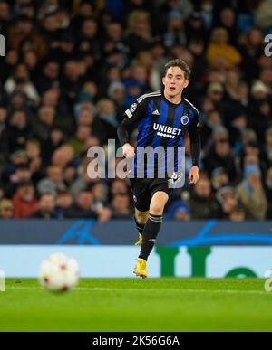 5. Oktober 2022: Ãsak Bergmann JÃ³hannesson (FC Kopenhagen) kontrolliert den Ball während Manchester City und FC Kopenhagen im City of Manchester Stadium, Manchester, England. Ulrik Pedersen/CSM. Stockfoto