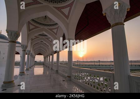 Wunderschöne Aussicht auf die große Moschee von Sharjah Stockfoto