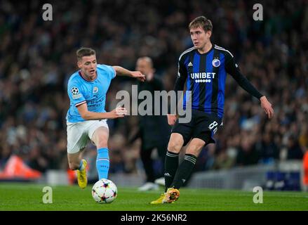 5. Oktober 2022: Ãsak Bergmann JÃ³hannesson (FC Kopenhagen) kontrolliert den Ball während Manchester City und FC Kopenhagen im City of Manchester Stadium, Manchester, England. Ulrik Pedersen/CSM. Stockfoto