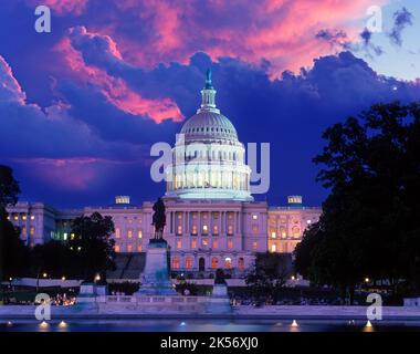 VEREINIGTE STAATEN KAPITOL REFLEKTIERENDEN POOL WASHINGTON DC USA Stockfoto