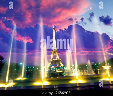 WASSERSTRAHLEN VARSOVIE BRUNNEN TROCADERO PALAIS DE CHAILLOT EIFFELTURM PARIS FRANKREICH Stockfoto