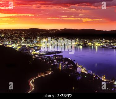 LAMBTON HARBOUR WELLINGTON SKYLINE NORDINSEL NEUSEELAND Stockfoto